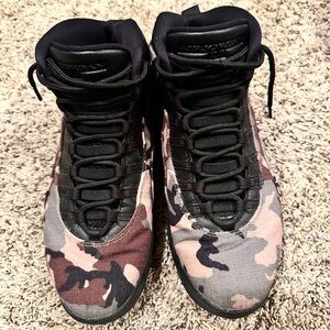 Jordan 10 woodland camo men’s size 11, like new!!